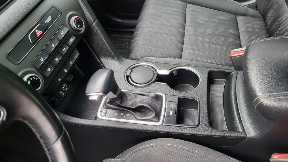 Продам офіційний KIA SPORTAGE