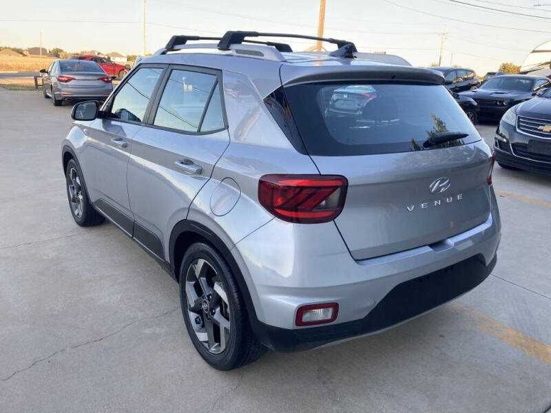 2022 Hyundai Venue SEL