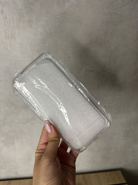 Чехол и защитные стекла на iPhone 16 Pro Max