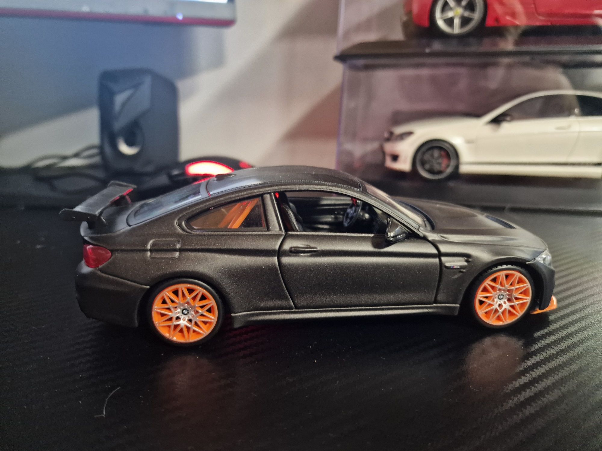Bmw M4 GTS  1:24