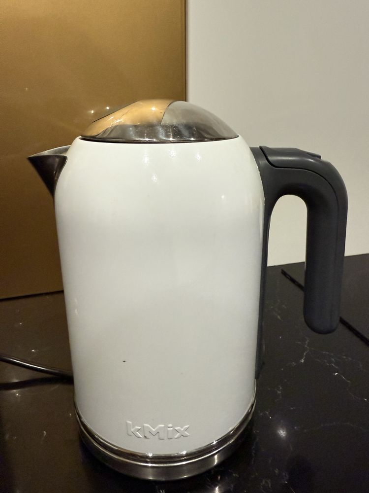 Чайник электричний Kenwood, об - 1,6 л метал