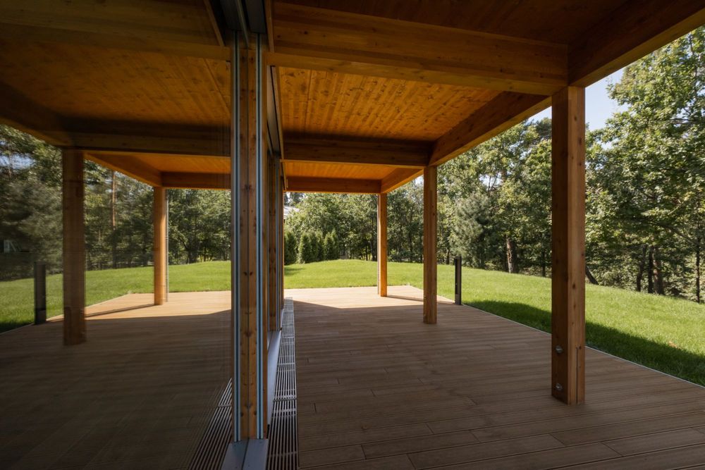 Дом-бункер Джеймса Бонда от KAGER на Киевском море за btc. Свой пляж!