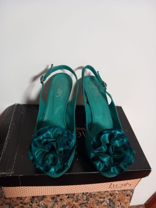 Sandálias verde água