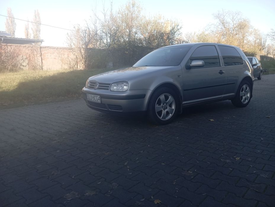 Sprzedam Golfa 4 1.9 90 koni pancerny