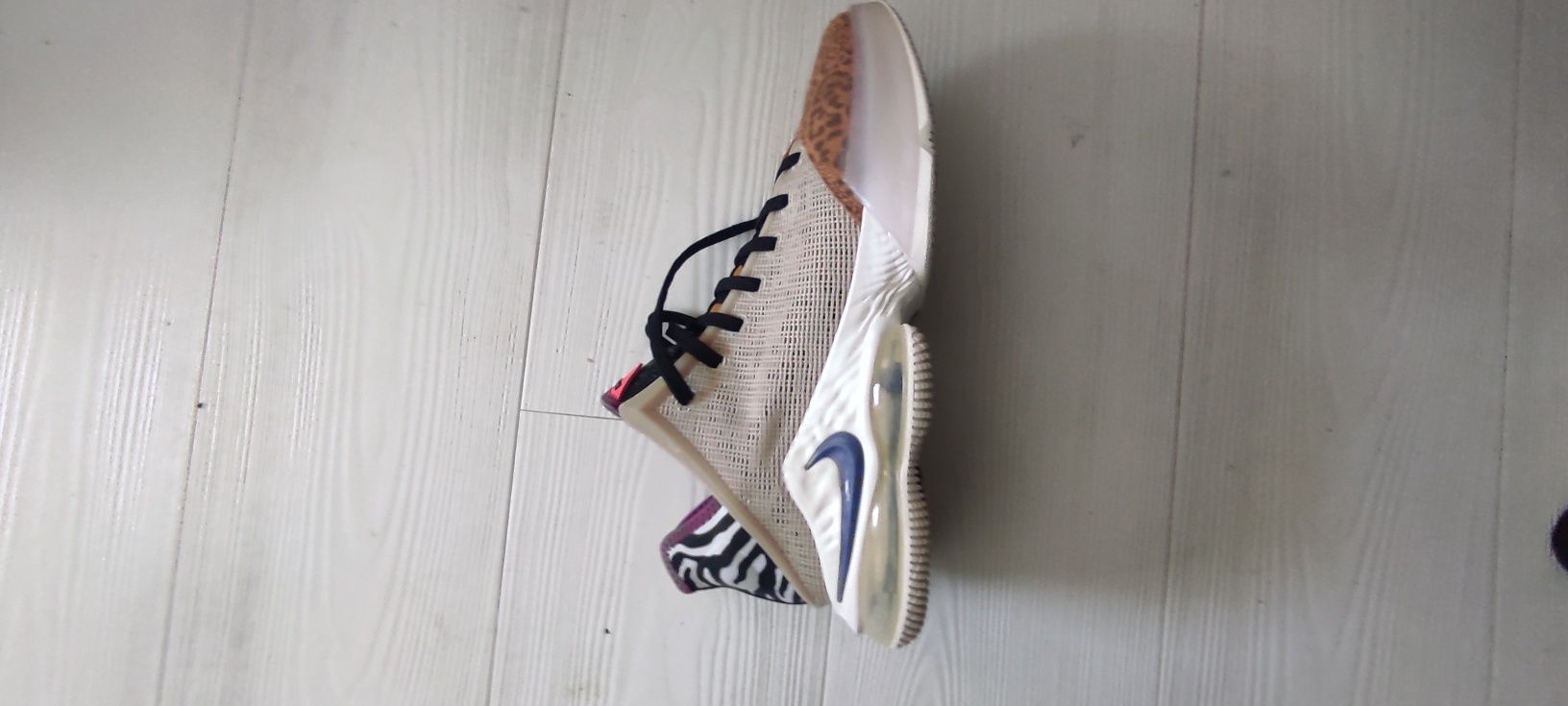 Nike LeBron 19 low animal