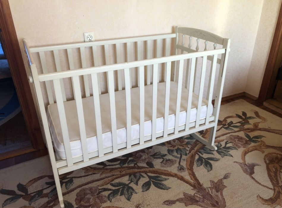 Продам дитячу кроватку,у хорошому стані