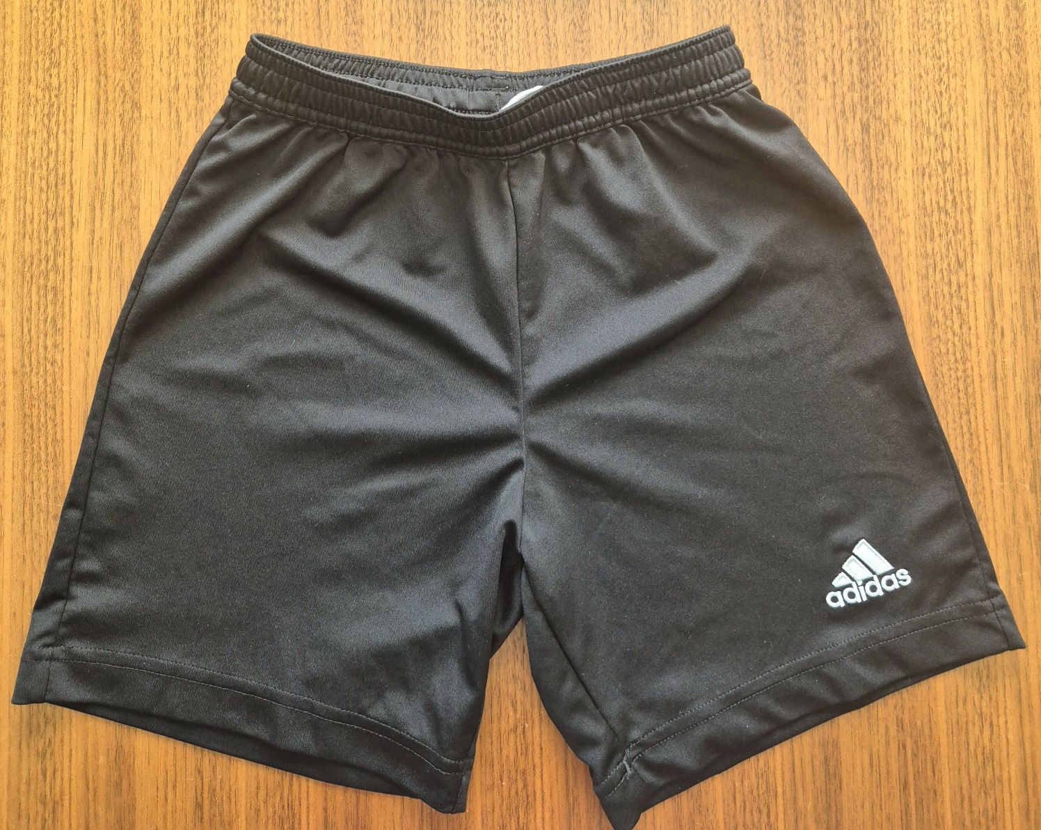 Spodenki krótkie Adidas i Kipsta na 8-10 lat