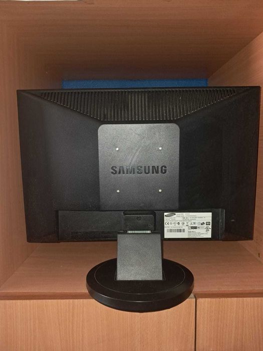 Monitor (Barato)