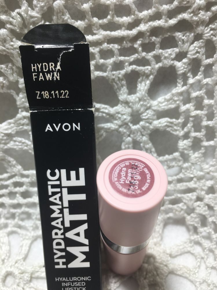 Matowa szminka Hydra Fawn Avon