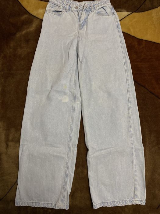 Джинси голубі.