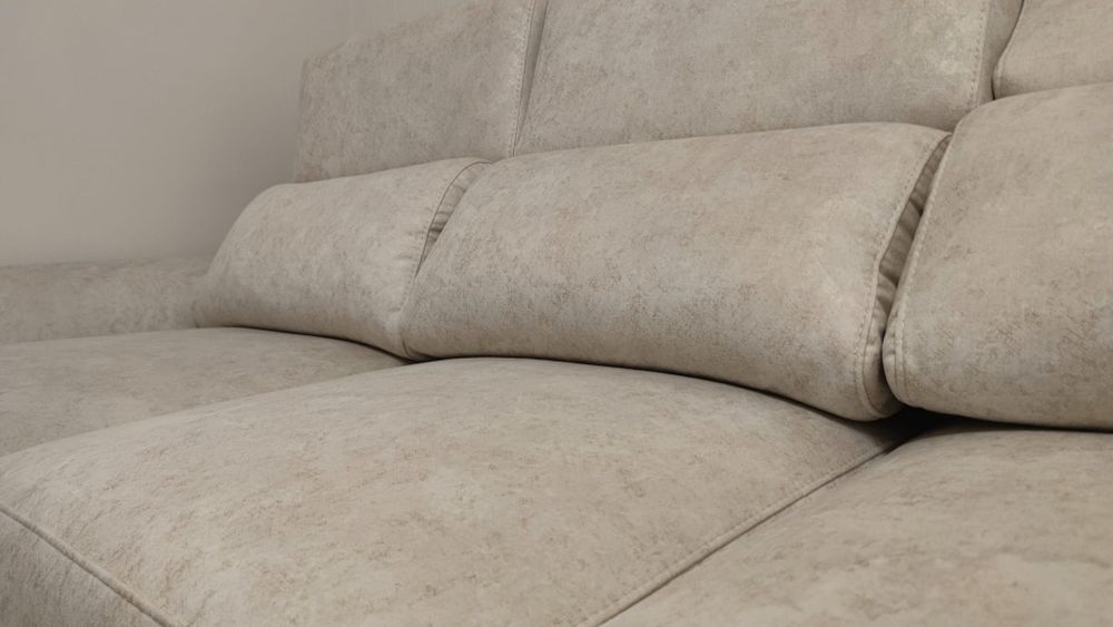 Sofá bege chaise long como novo