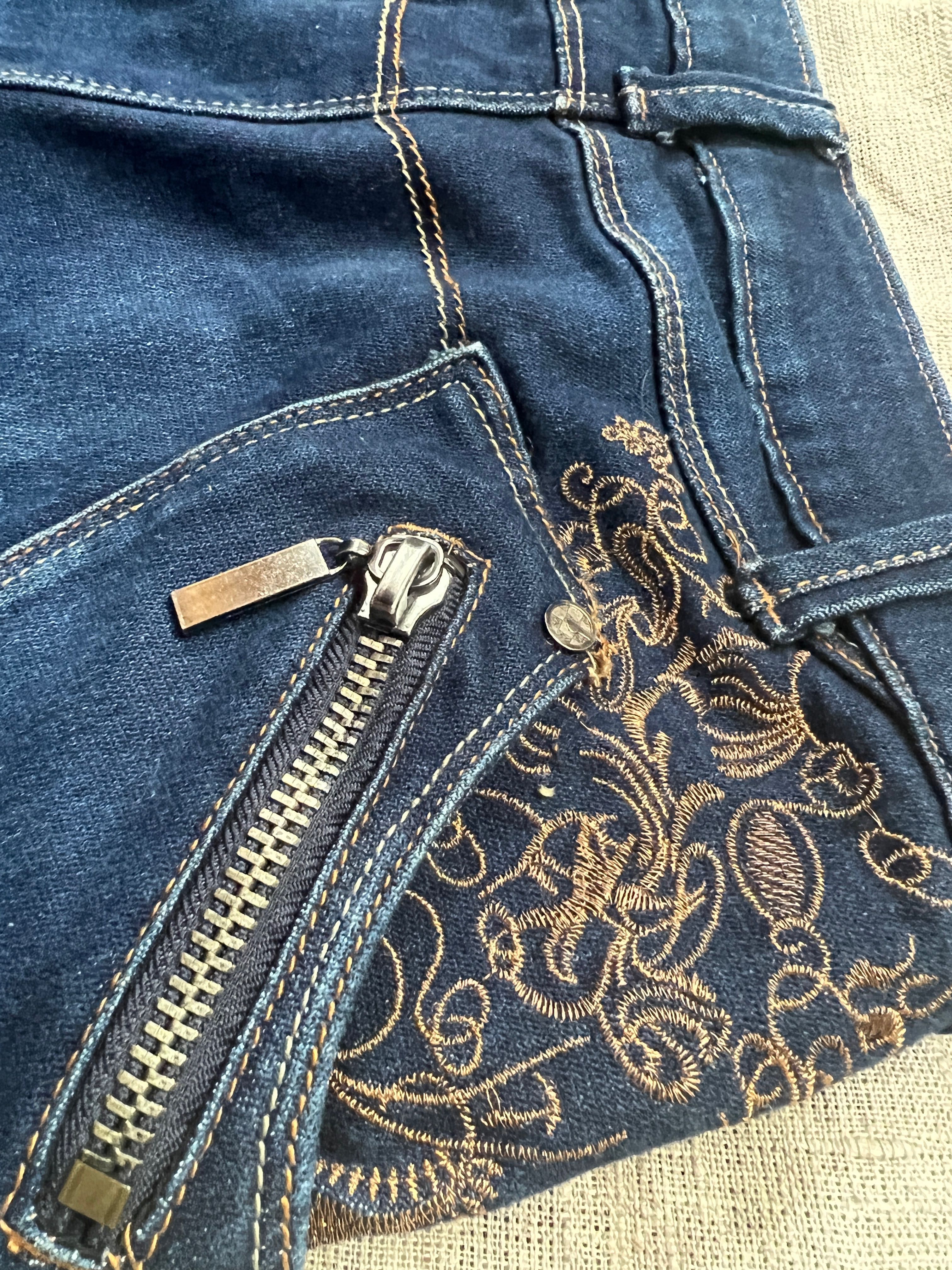 Шорти джинсові стрейч з вишивкою