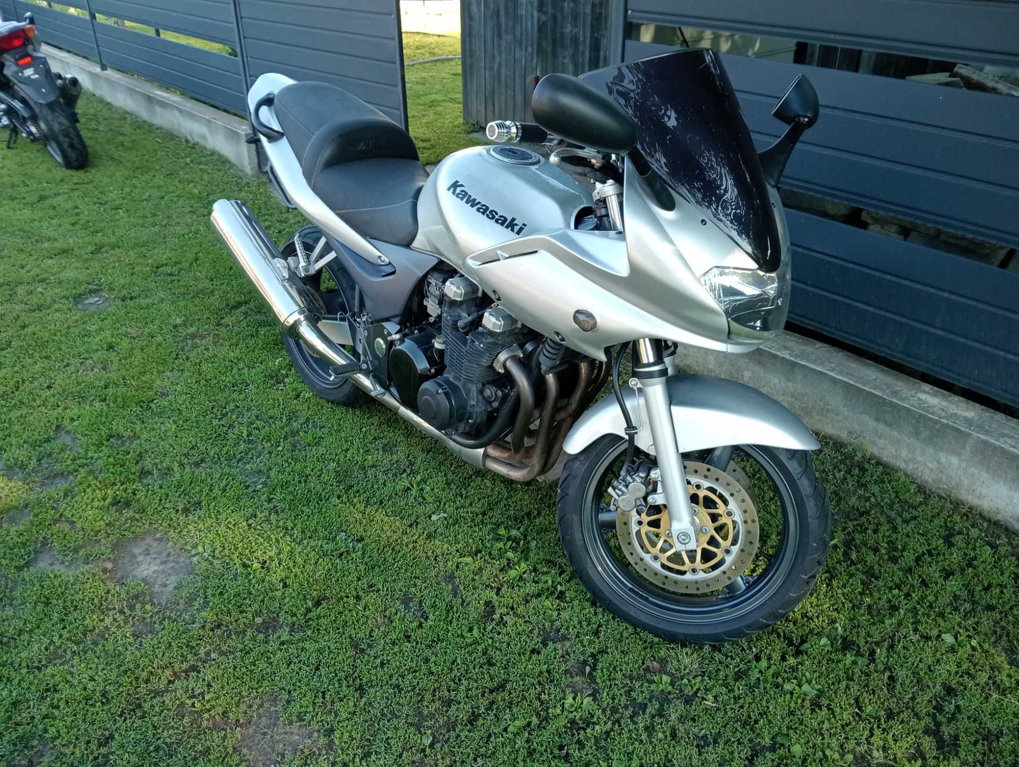 Продам kawasaki zr-7s