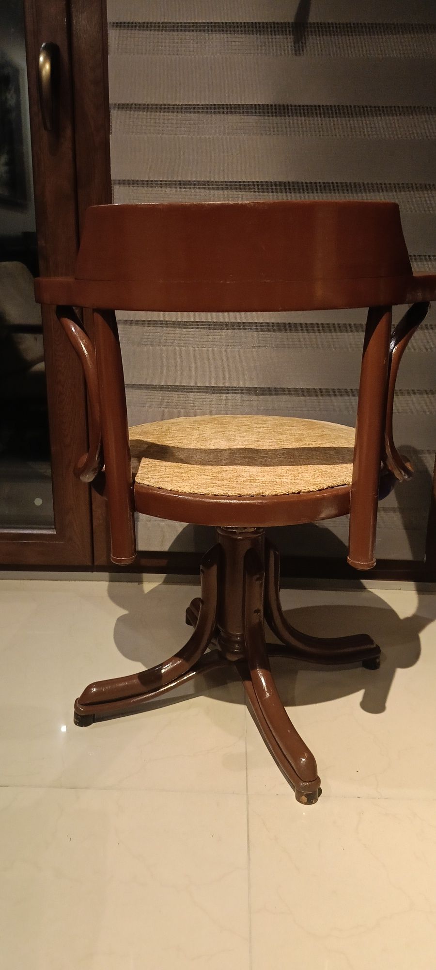 Kolekcja zabytkowy fotel obrotowy gięty Thonet