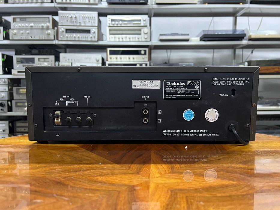 Tuner radiowy Technics ST-Z1, Audio Room