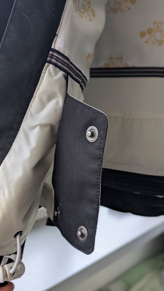 Сноубордична лижна куртка жіноча Burton White collection