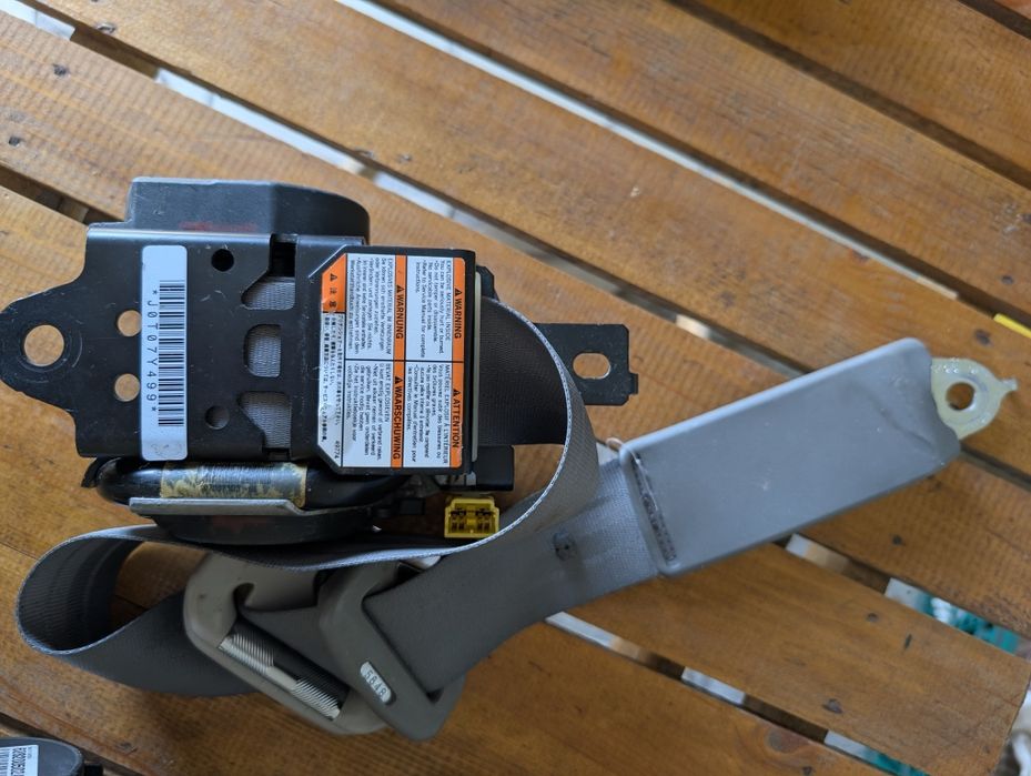 Реміні безпеки передні з преднатяжителями  Honda CR-V 2007-2011