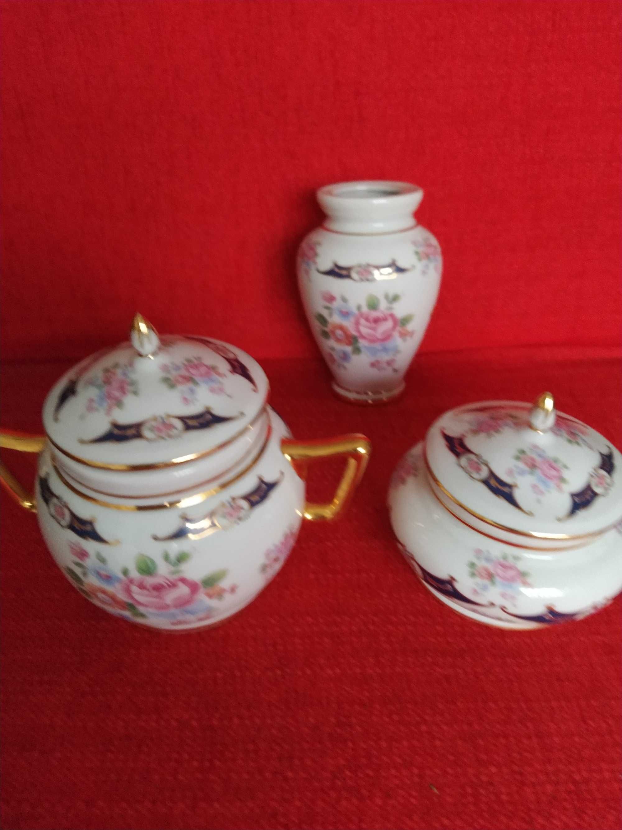 Conjunto 3 peças em porcelana de Alcobaça