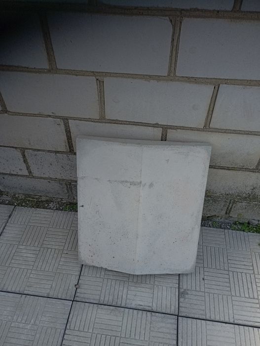 Парапети сірого кольору, ціна 115 за шт