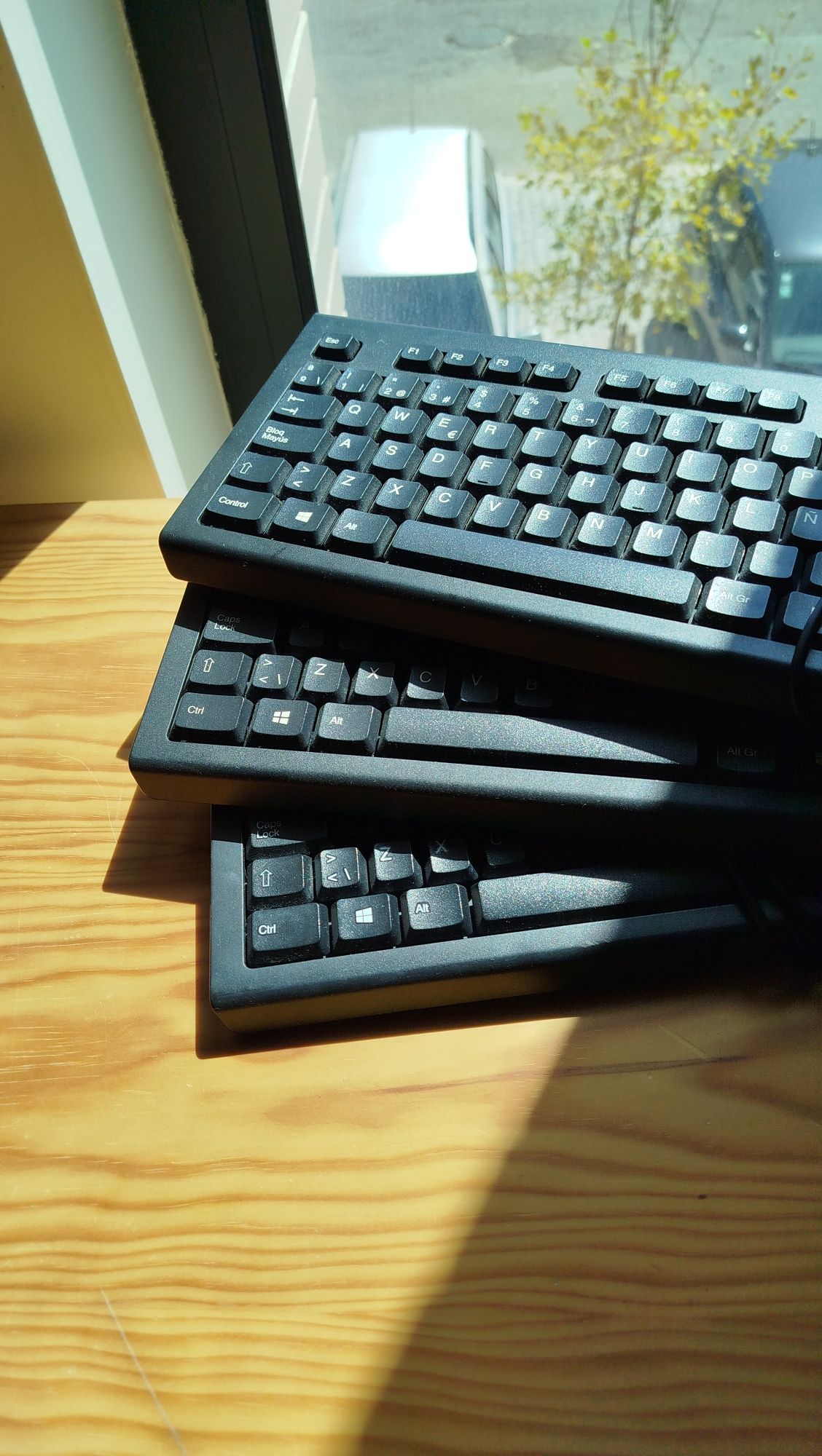 Três Teclados HP