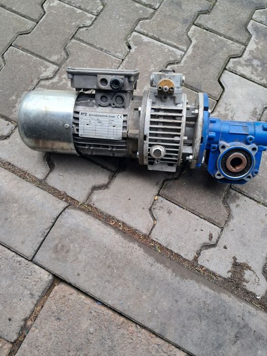 Okazja motoreduktor 0.75kw z regulacją obrotów od 21 do 140obr