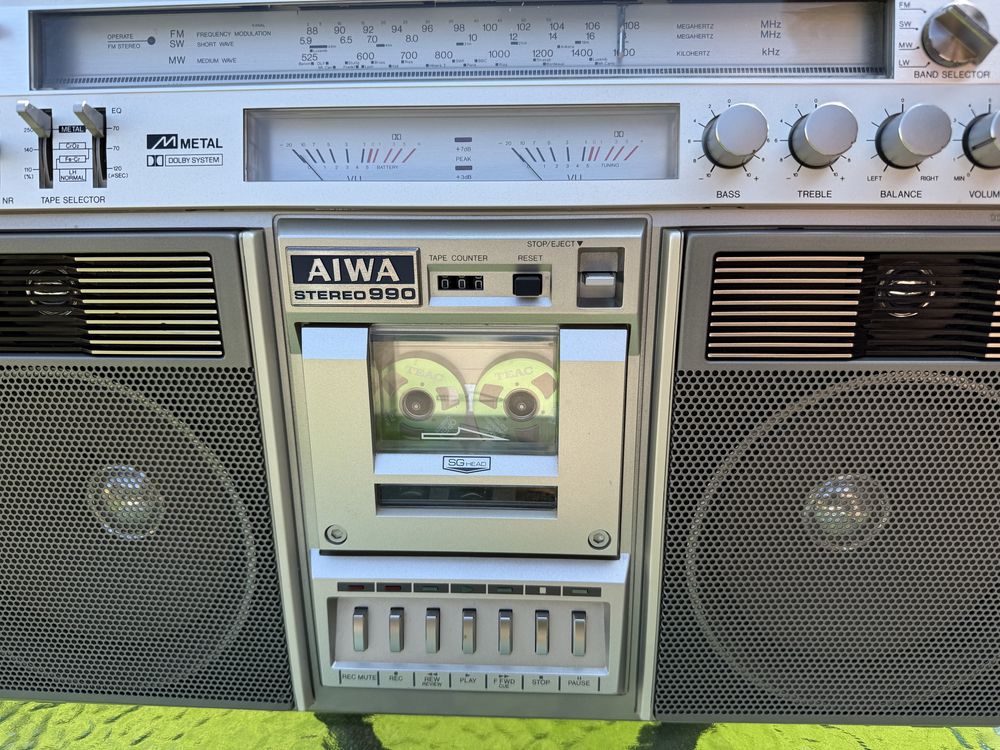 Продам магнитолу AIWA 990