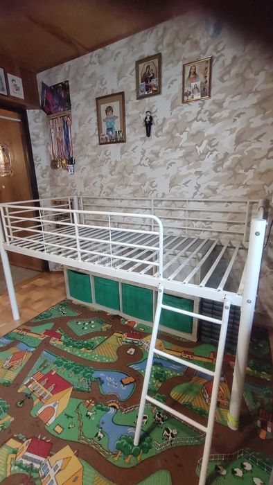 Łóżko do pokoju dziecka