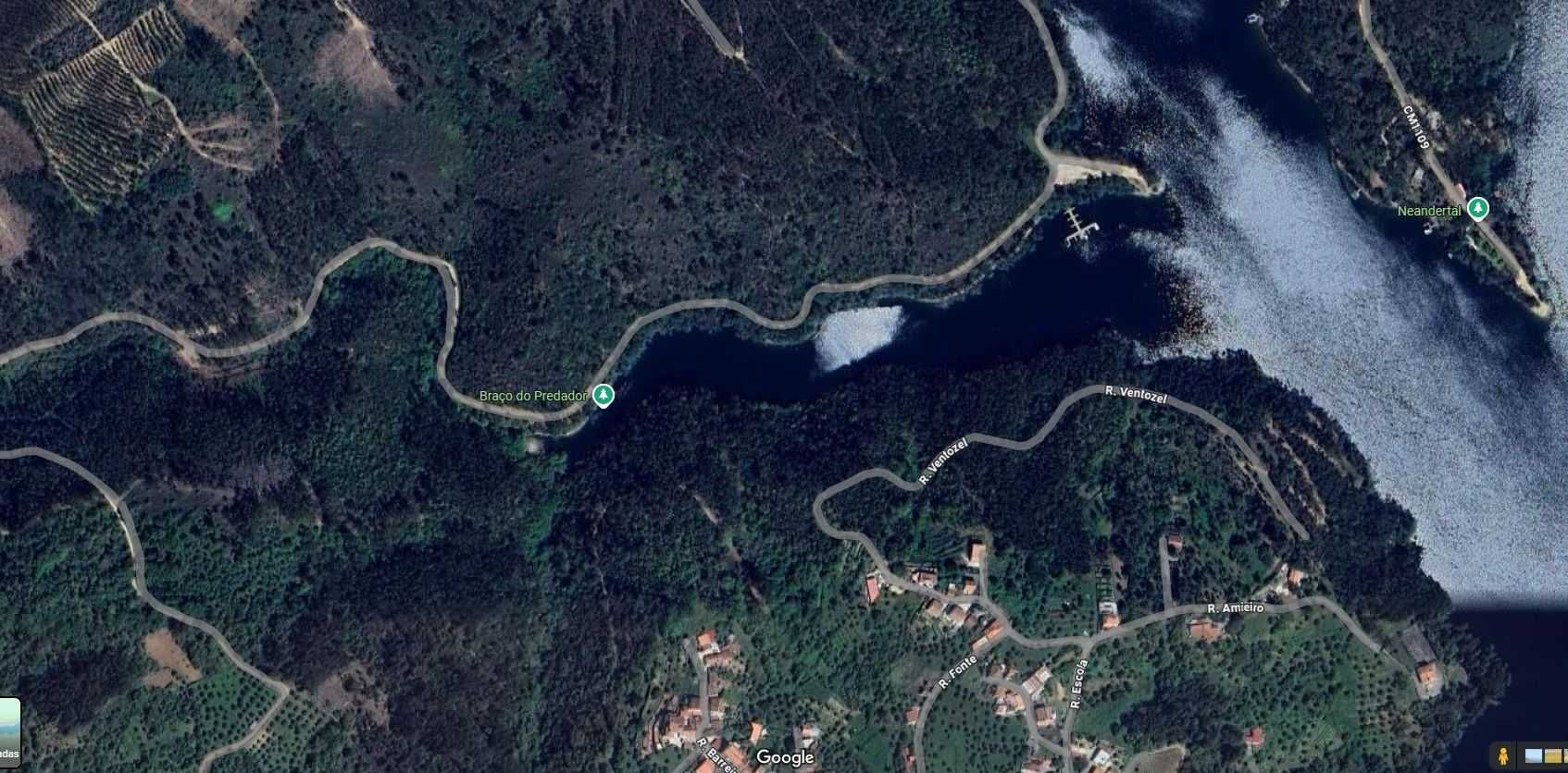 Três terrenos em Castelo do Bode