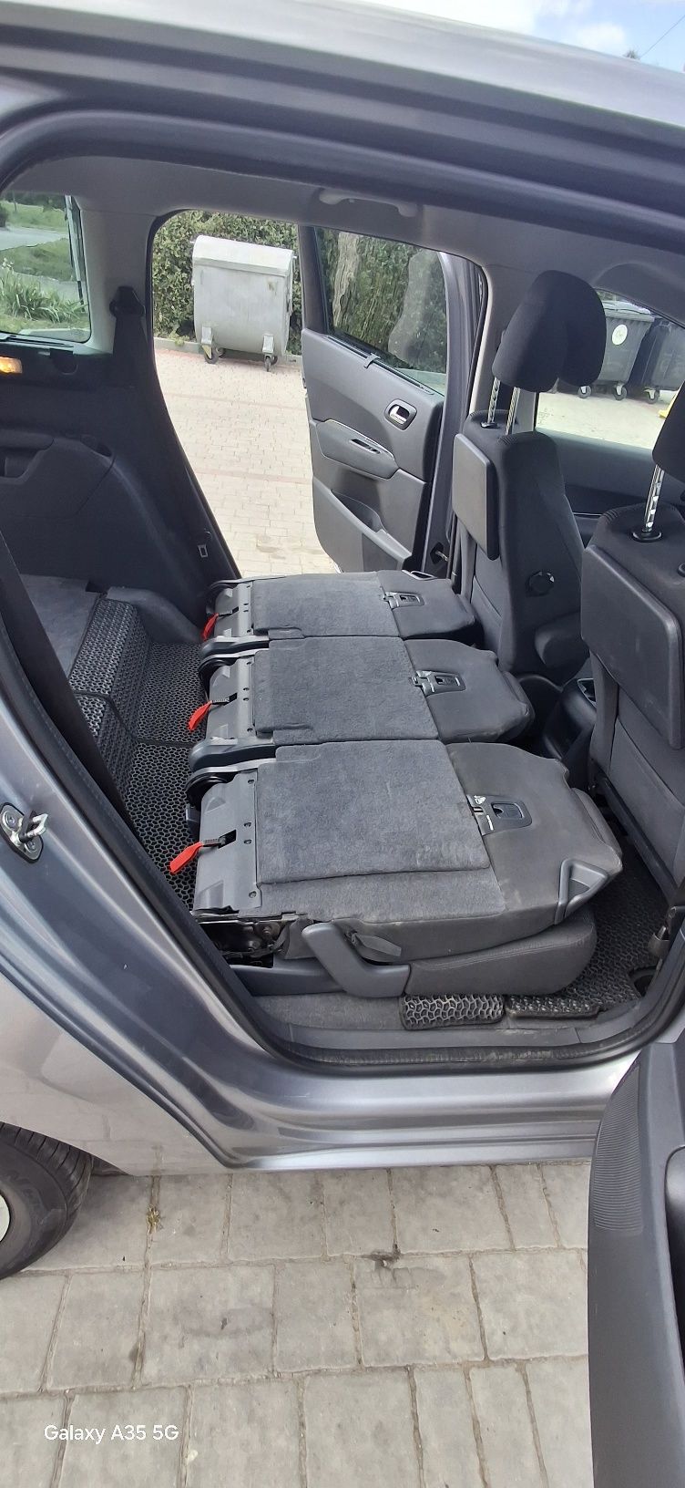 Продам Peugeot 5008 1,6 дизель МКПП.