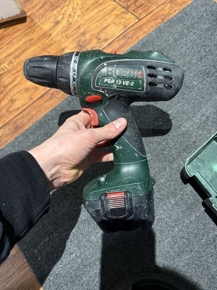 Wkretarka wiertarka Bosch PSR 12 VE-2 dwa akumulatory narzedzia