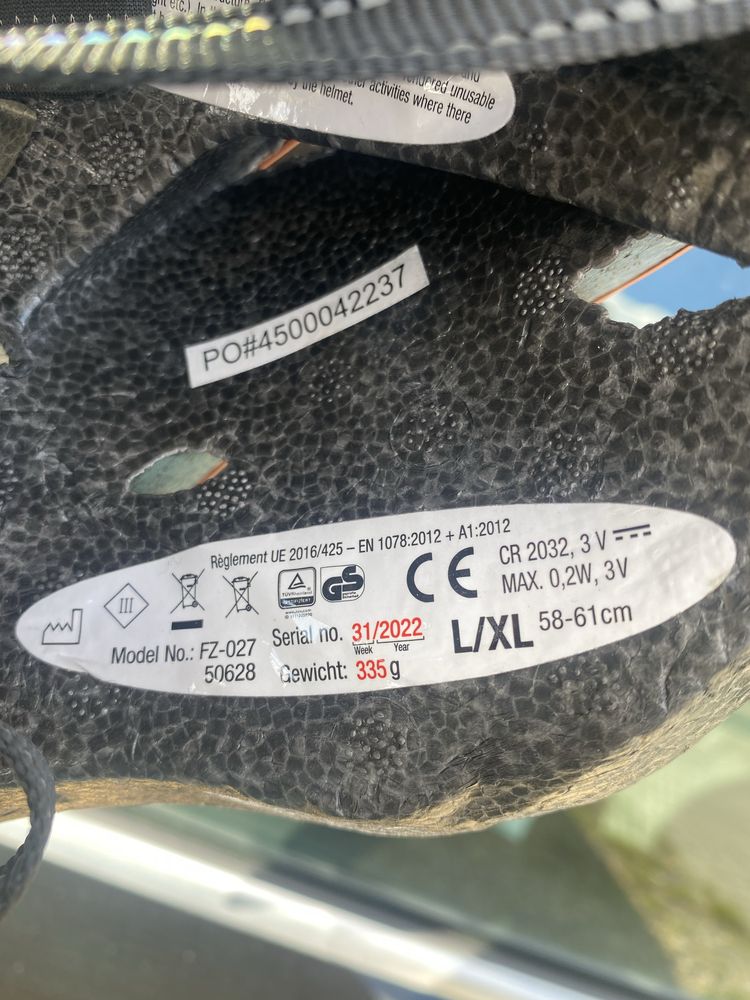 Kask rowerowy fisher L/XL z oświetleniem