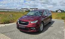 Chrysler Pacifica Pacifica z 2022roku w wersji FULL LIMITED