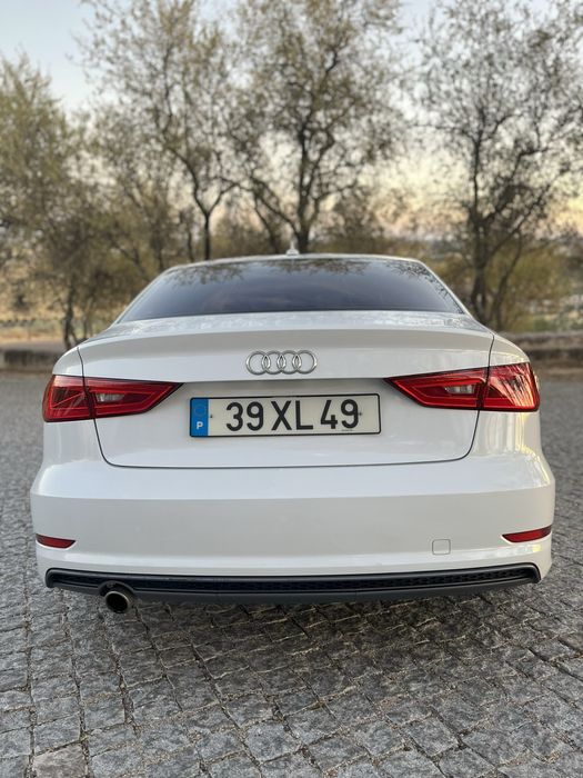 Audi A3 Limousine 1.6 TDI SLine Sport Pack