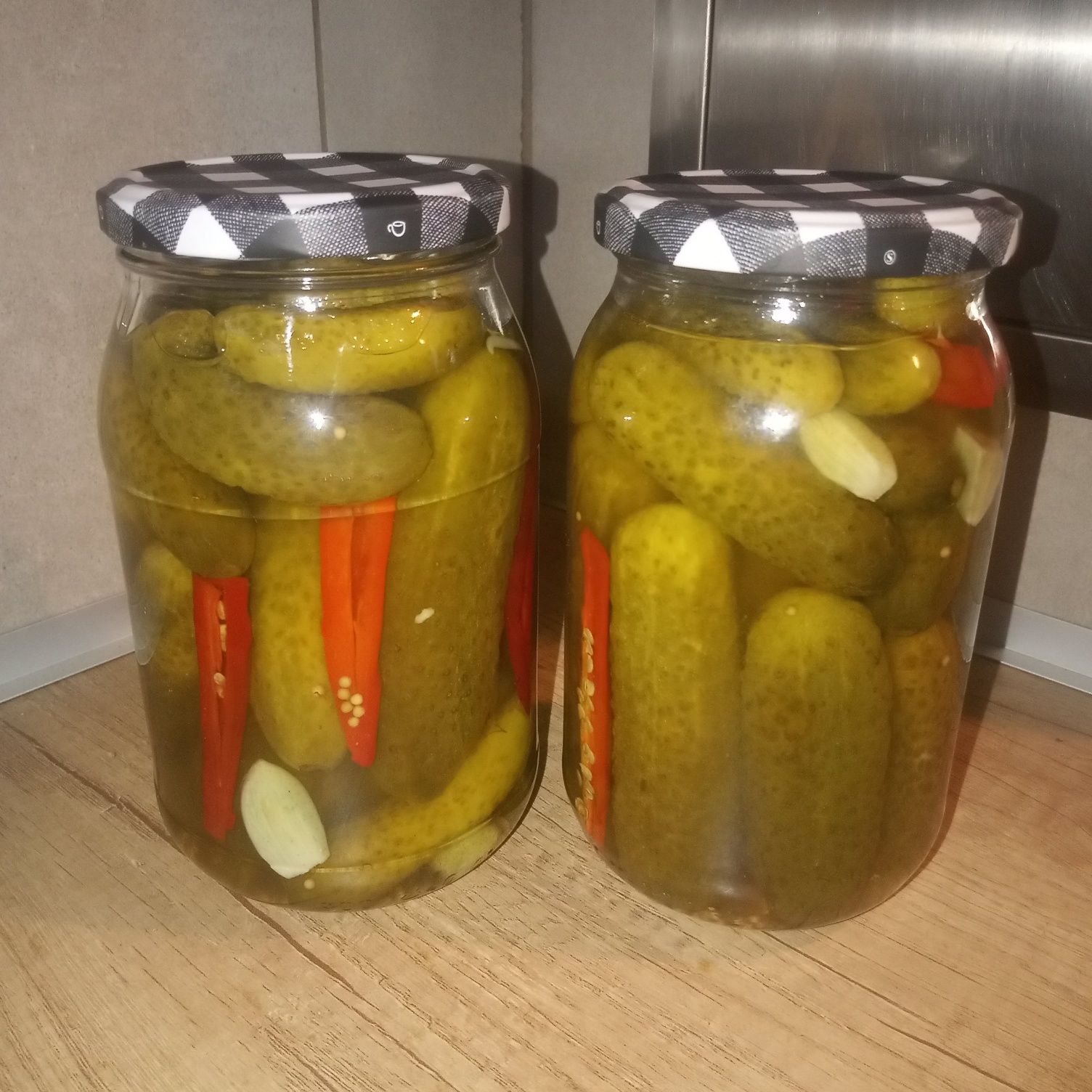 2x Ogórki Korniszony na ostro z chilli domowe 900 ml