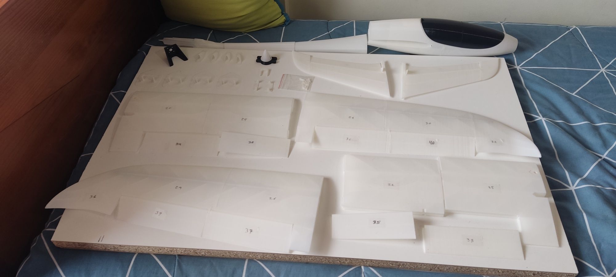 Planador V-Tail 1.8m impresso em 3D