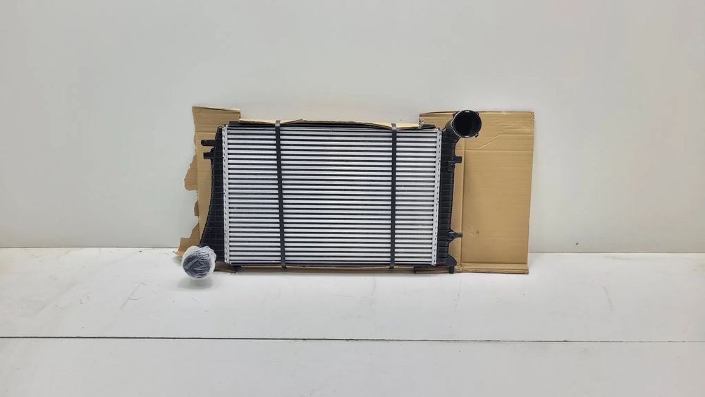 Chłodnica Intercooler VW BEETLE SKODA CADDY GOLF VI PLUS AUDI 1.9 2.0
