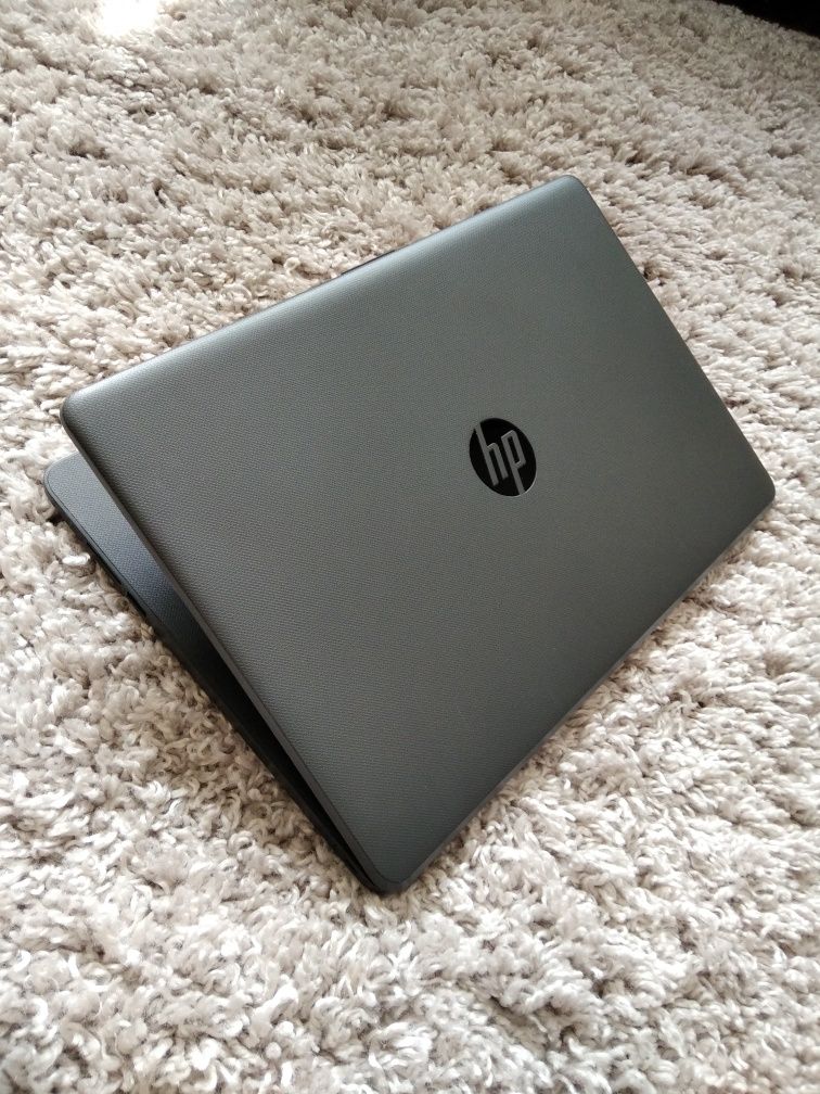 Ноутбук hp 2022рік,4озу,ssd,15.6 дюймів