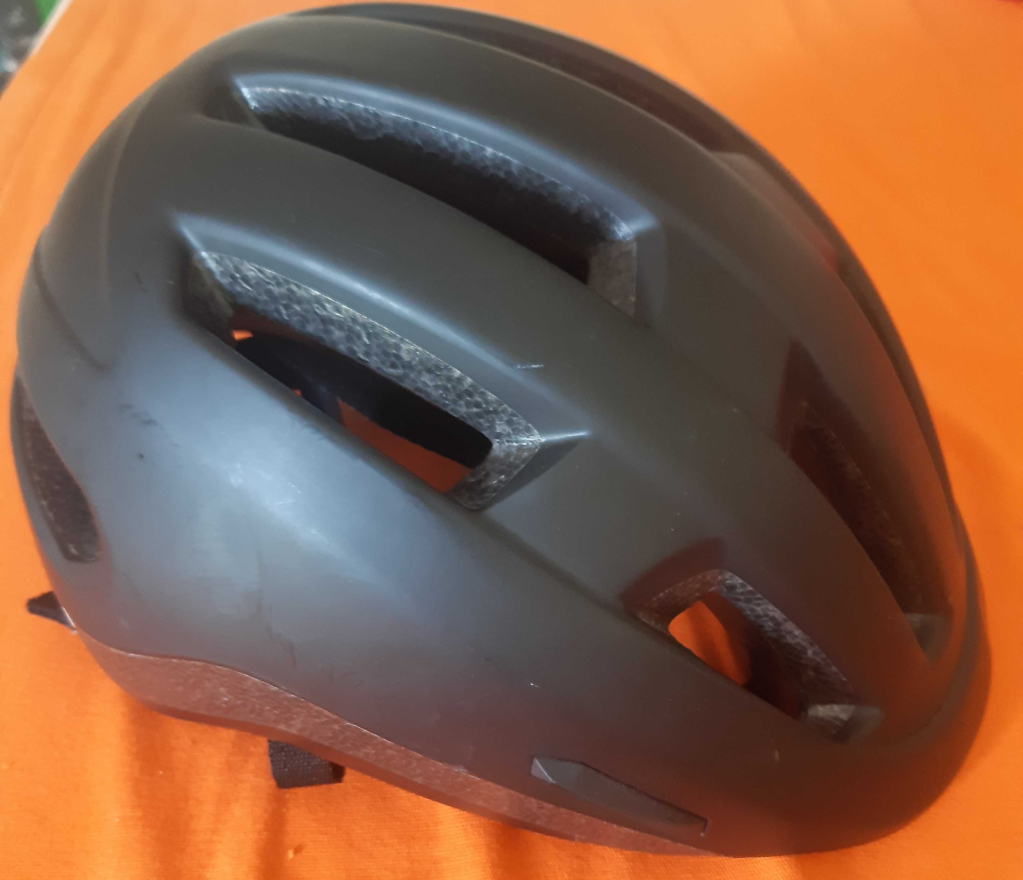 Capacete Btwin - tamanho 56-61cm