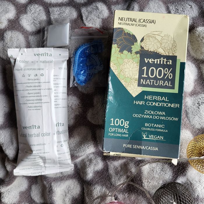 Henna Venita bezbarwna cassia odżywka ziołowa do włosów i serum