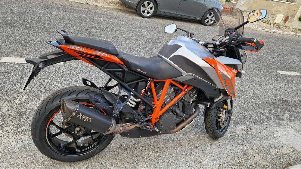 KTM 1290 Superduke GT 2017 [com malas]