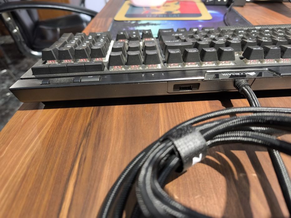 Teclado Mecanico Corsair Strafe Mk.2 RGB PT-PT