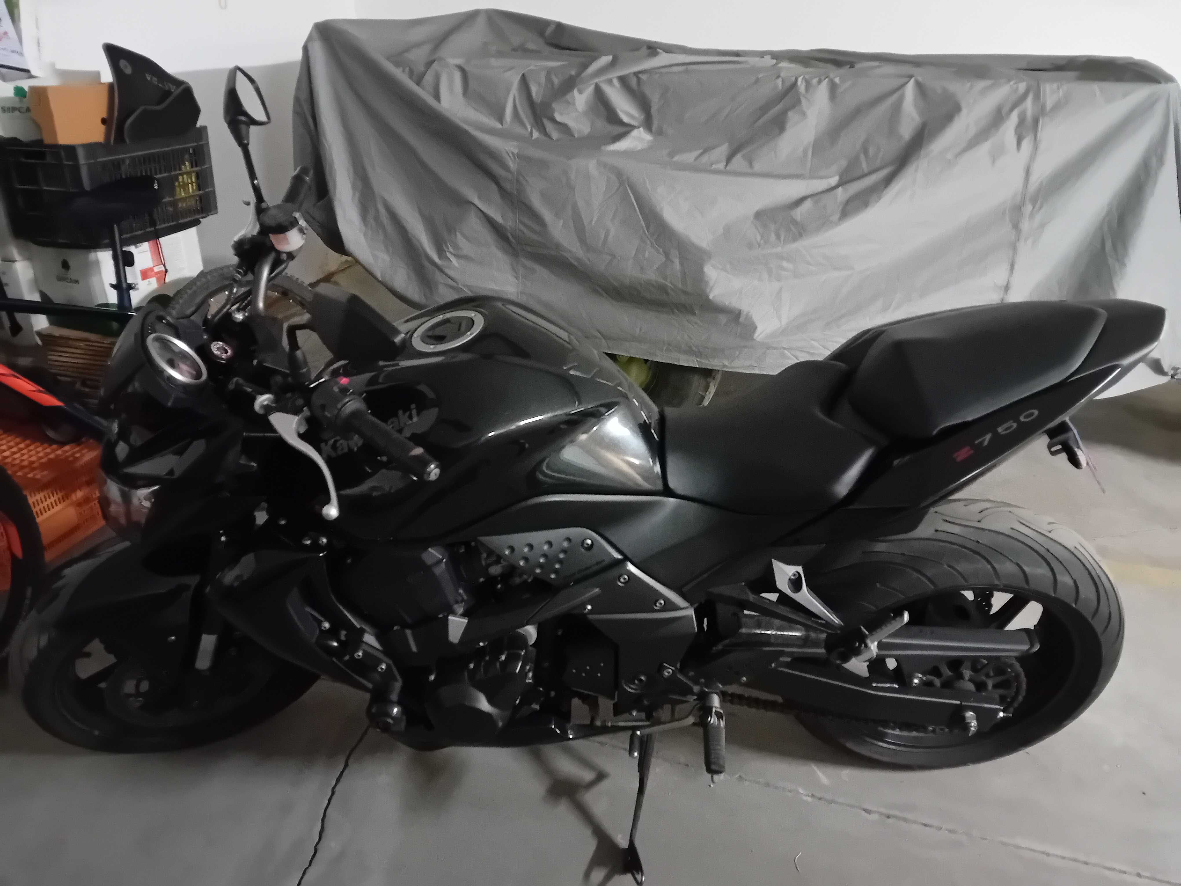 Mota Kawasaki Z750