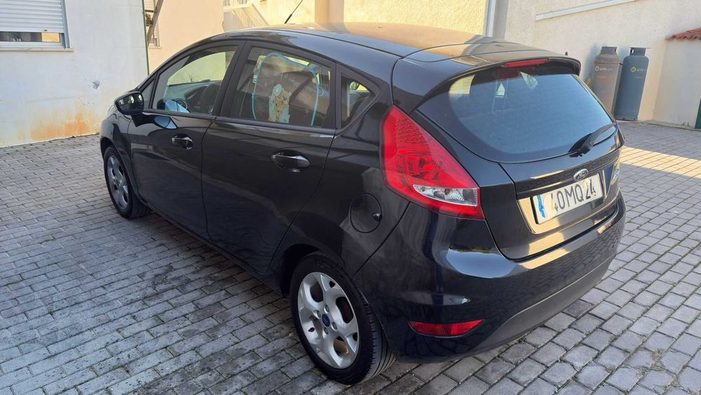 Vendo Ford Fiesta