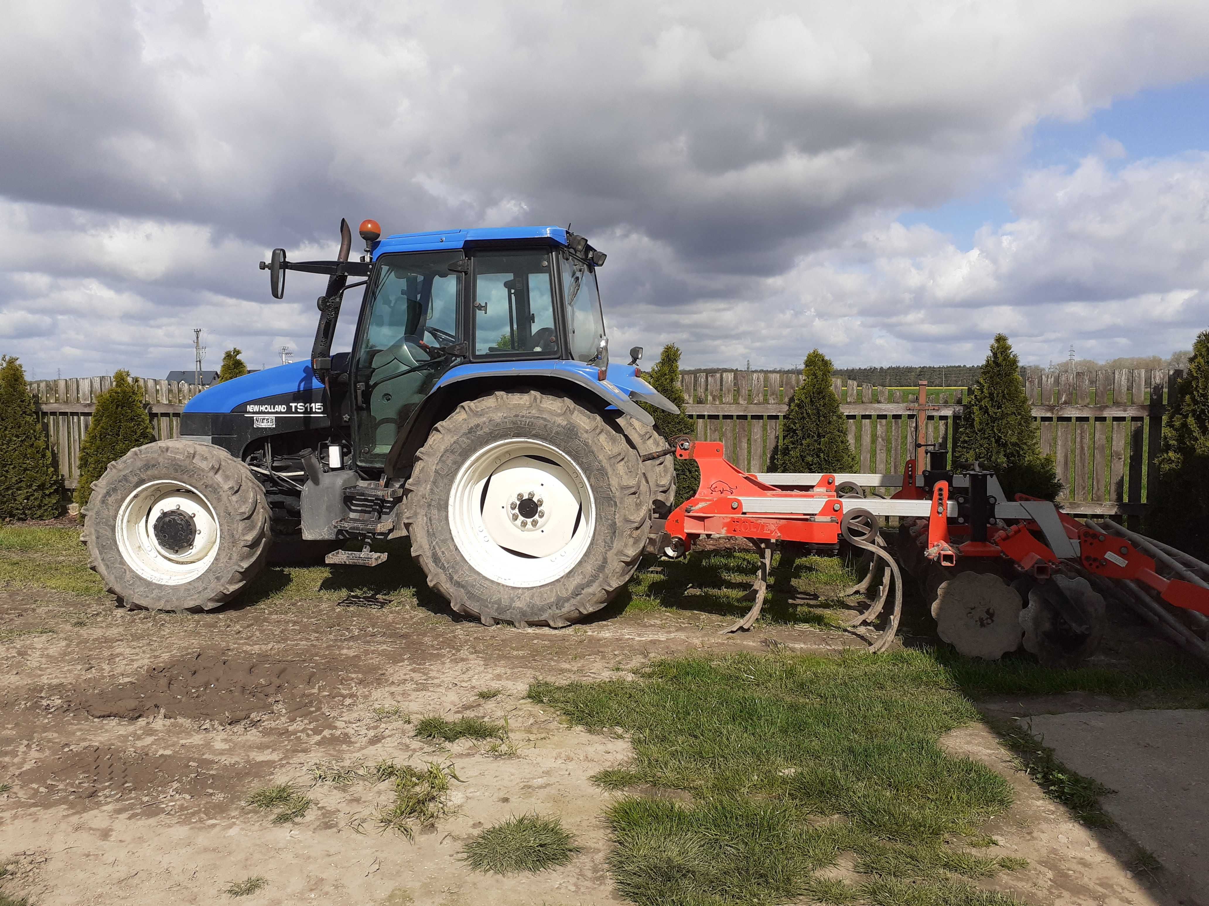 sprzedam ciągnik  NEW HOLLAND TS115