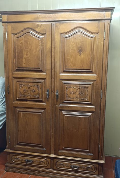 Roupeiro de duas portas