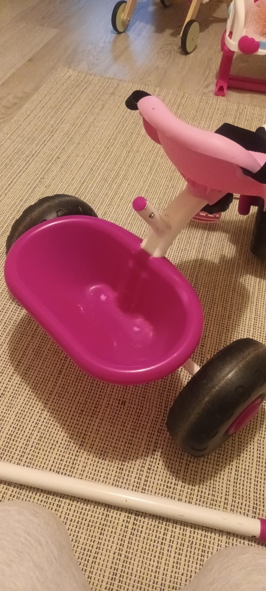 Triciclo para menina com pedais