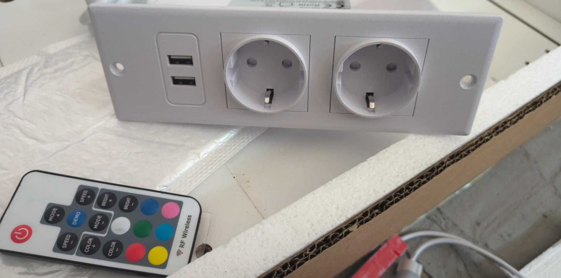 Stolik nocny z oświetleniem LED z gniazdkiem i portami USB POWYSTAWOWY