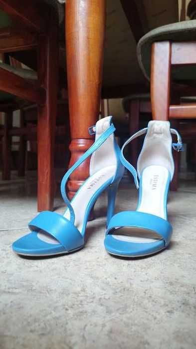 Szpilki sandały niebieskie Ryłko skóra naturalna kolor niebieski