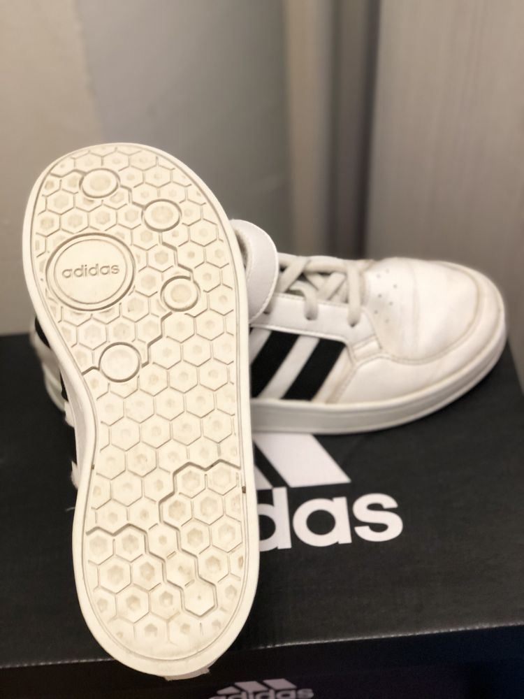 adidas кросівки на дівчинку