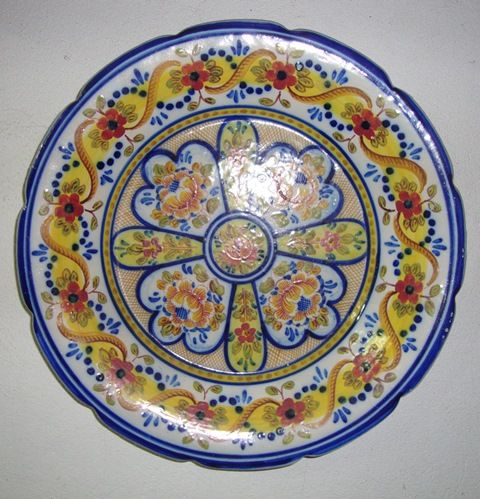 Prato antigo em Faiança portuguesa = 31 cm.
